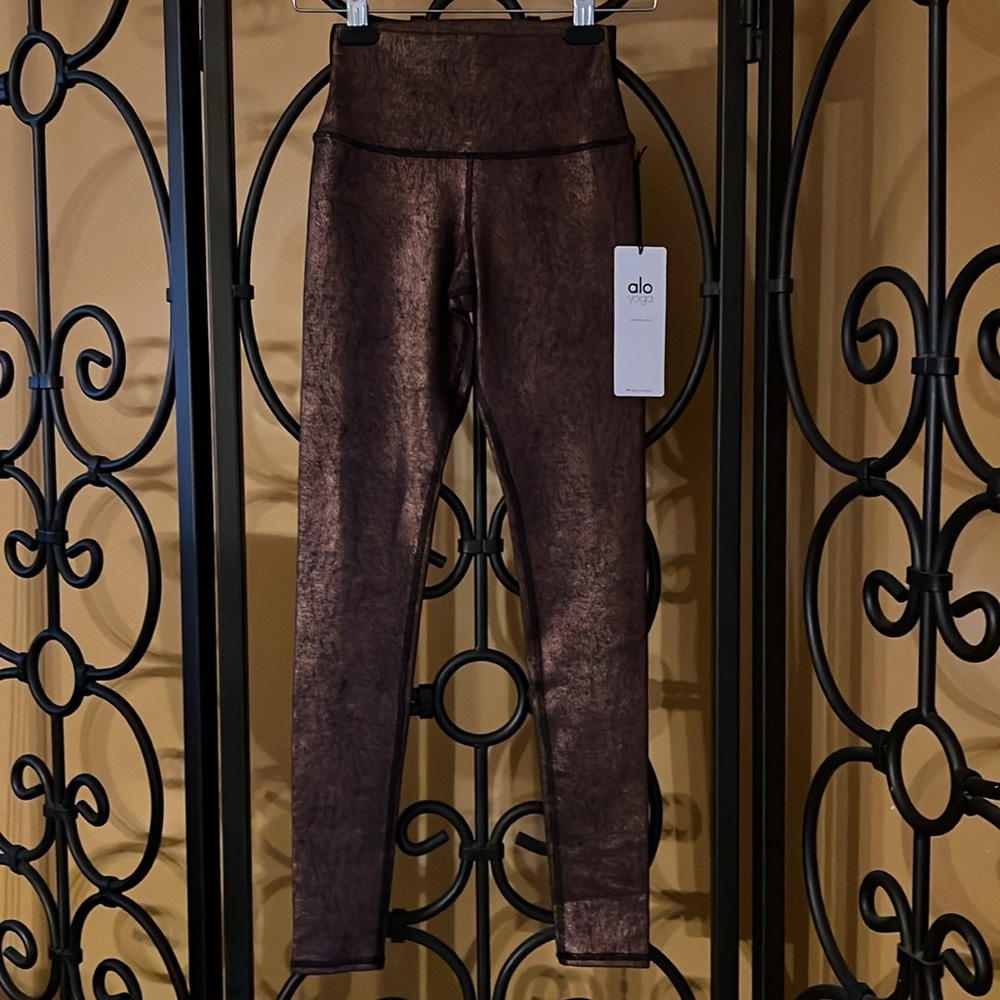 ALO Yoga High-Waist Airbrush Legging
Highline